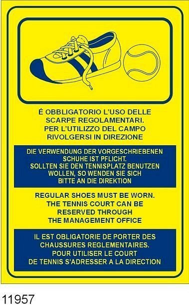 E' obbligatorio l'uso delle scarpe regolamentari