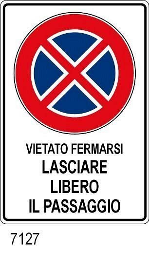 Vietato fermarsi lasciare libero il passaggio