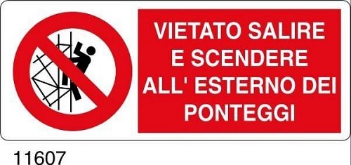 Vietato salire e scendere all'esterno dei ponteggi