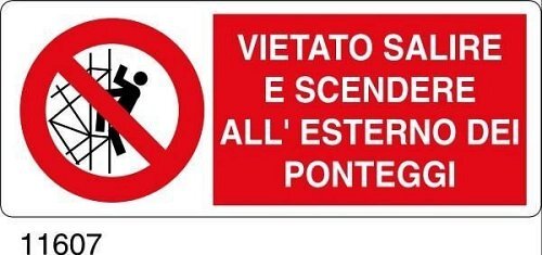 Vietato salire e scendere all'esterno dei ponteggi
