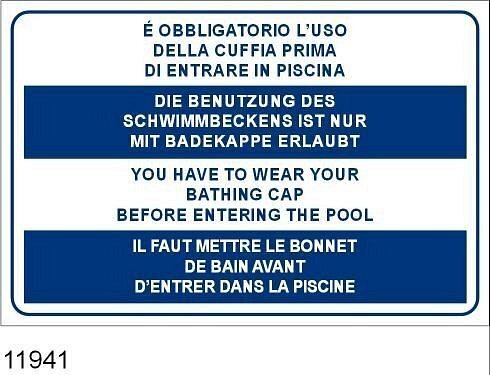 E' obbligatorio l'uso della cuffia prima di entrare in piscina